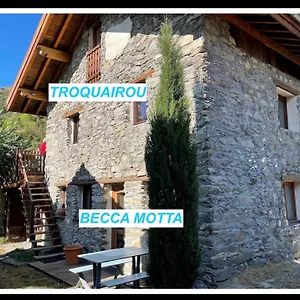 Maison Des Vignes- Troquairou Et Becca Motta , Brides-les-Bains France